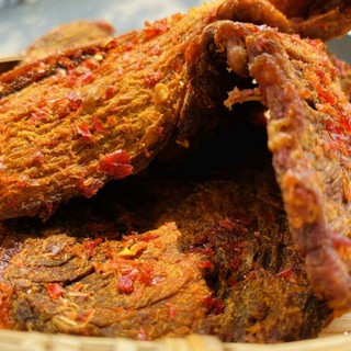 Khô bò miếng mềm Hồng Ngự (lon pet 300gr)