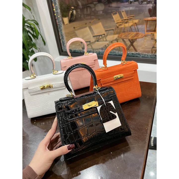 H 1 quai da rắn size 20 vip