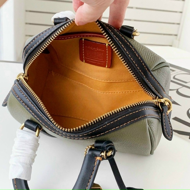 Túi Coach Ruby trống