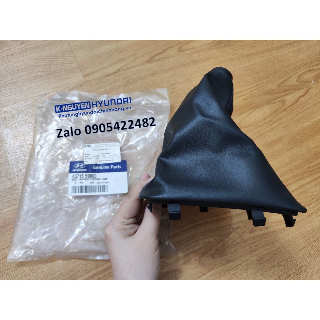 Tay nắm cần số & Chụp bụi cần số xe Hyundai Solati - Mã số: 4371159000, 4371559000