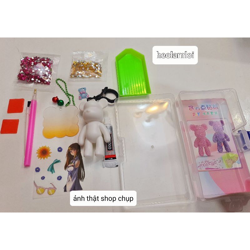 TRÒ CHƠI ĐÍNH ĐÁ MÓC KHÓA TREO GẤU BỤNG BỰ BẢN NÂNG CẤP 2 MÀU ĐÁ TRONG HỘP NHỰA