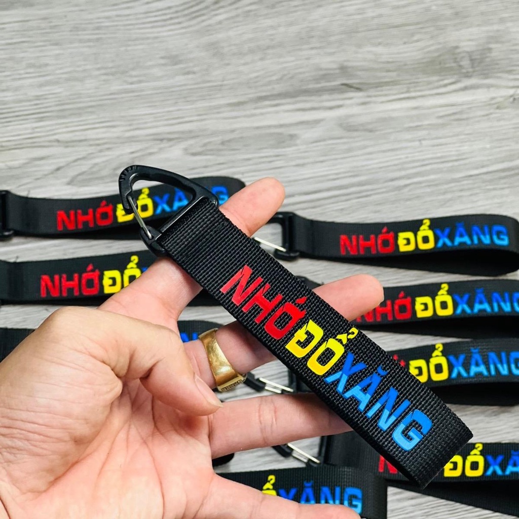 Moc Khóa Dây Chữ Nhớ Đổ Xăng