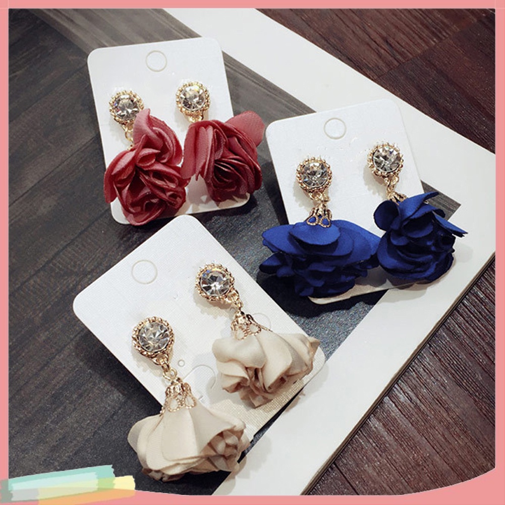 Đôi Khuyên Tai Hình Hoa Đính Kim Cương Giả Thời Trang Cho Nữ