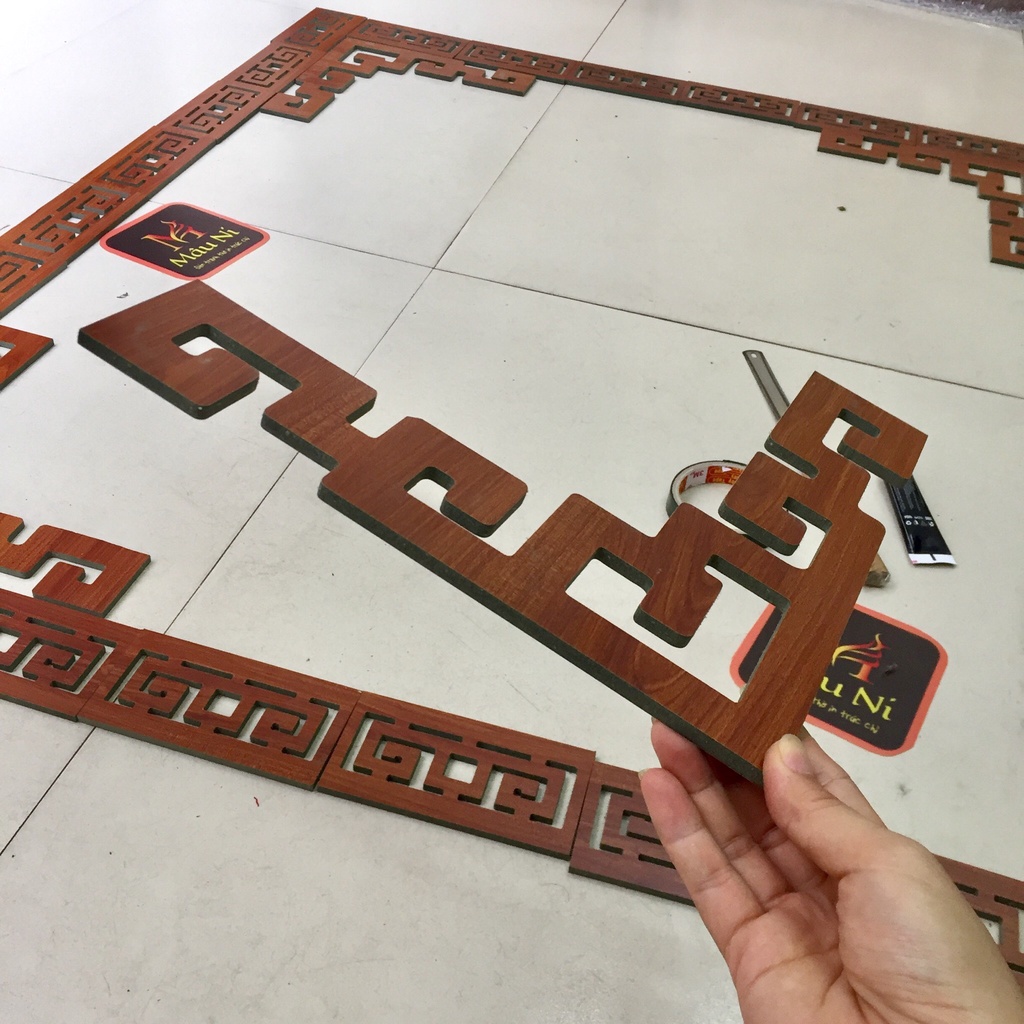 Sx - VIỀN GỖ trang trí dán bàn thờ, tủ thờ - MÂU NI- cho phòng thờ trang nghiêm