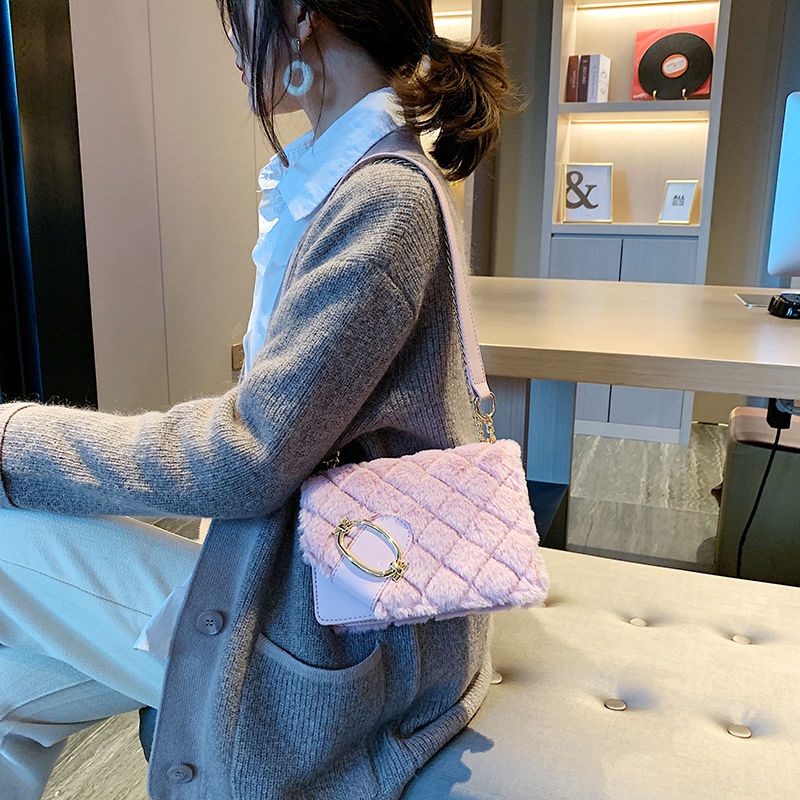 Túi Đeo Chéo Lông Xù Quai Xích Thời Trang Hàn Quốc Mới Cho Nữ