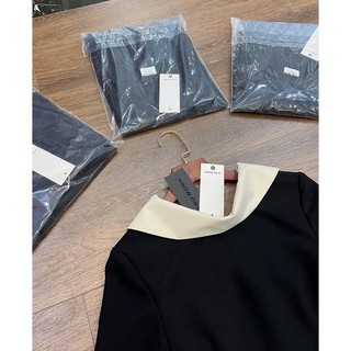 đầm cổ ngược