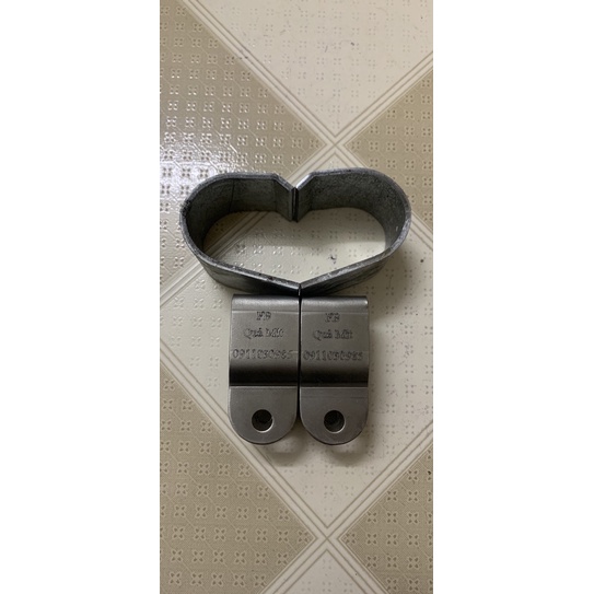 Combo nâng phuộc sau và chống đứng xe máy điện Vinfast hoặc xe tay ga. Tâm lỗ 5,5 cm. inox 304 dày 3mm