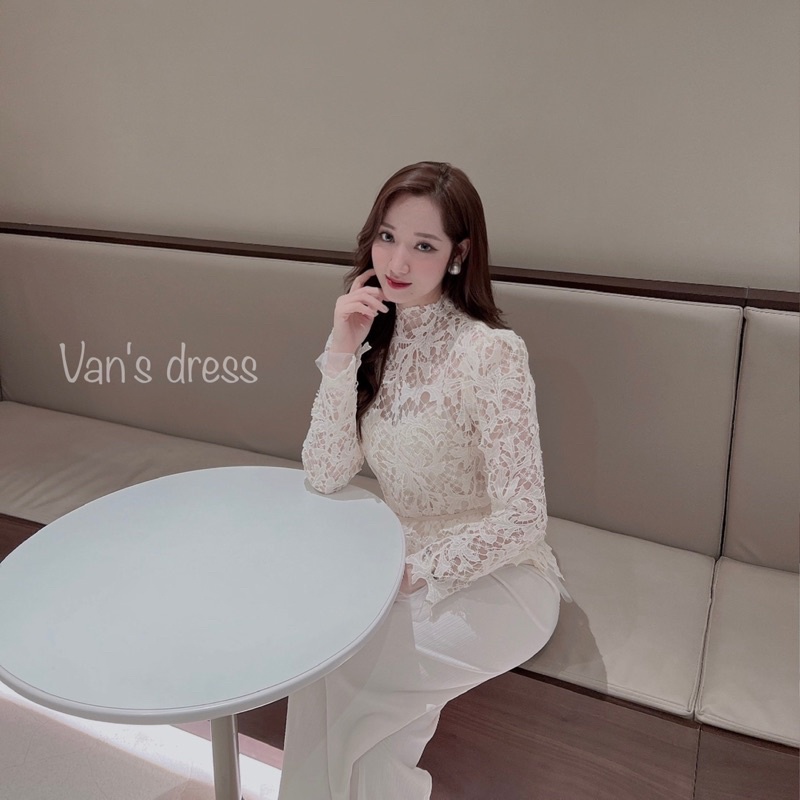 Áo Ren Hoạ Tiết Phối Lưới Kèm Áo Dây Sang Chảnh_Ảnh Shop Tự Chụp