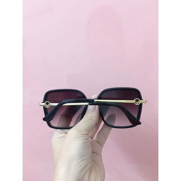 Kính si tuyển nữ