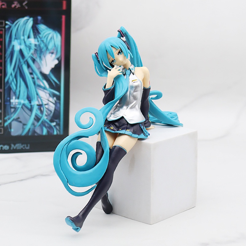 Mô Hình Nhân Vật Anime Hatsune Miku Bướm Bằng PVC Để Bàn Trang Trí