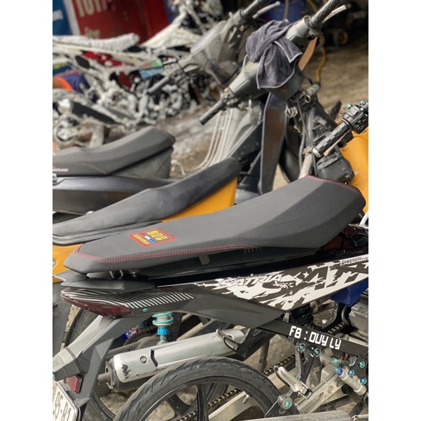 Da yên  Ex 150 4 chiều  có  viền.