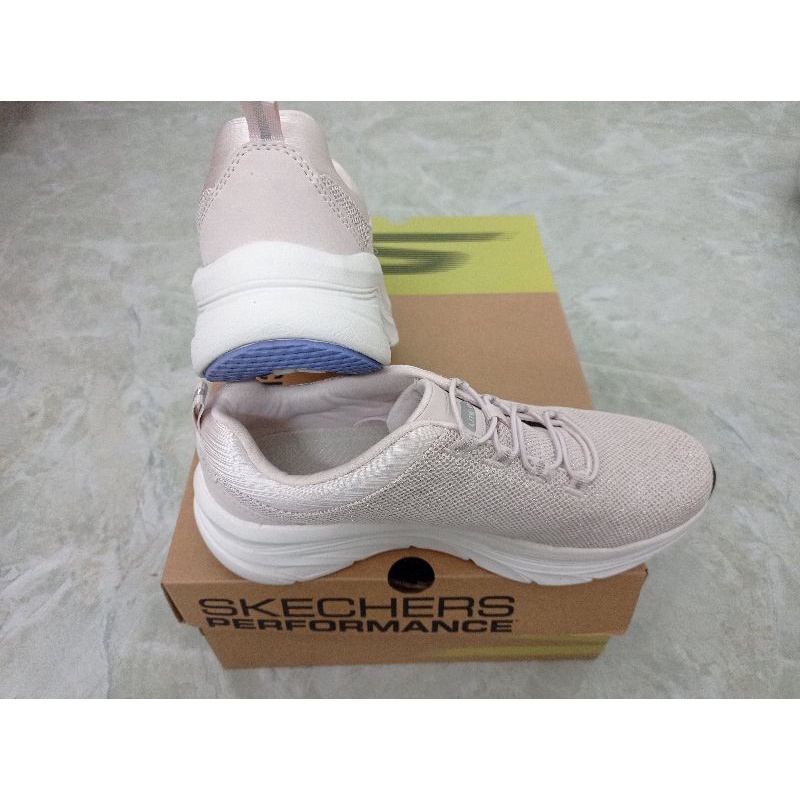 Giày skechers nữ chính hãng