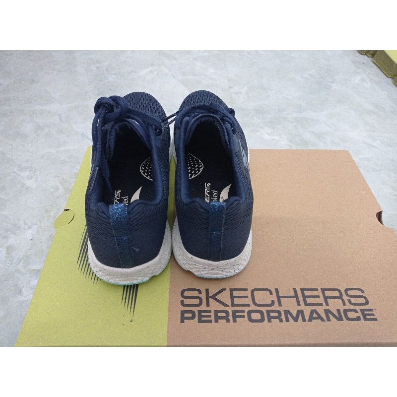 Giày skechers nữ chính hãng