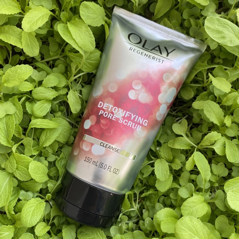 (Hàng Mỹ) Sữa rửa mặt Olay Regenerist Detoxifying Pore Scrub 150ml, phòng chống lão hóa, sản xuất tại Mỹ