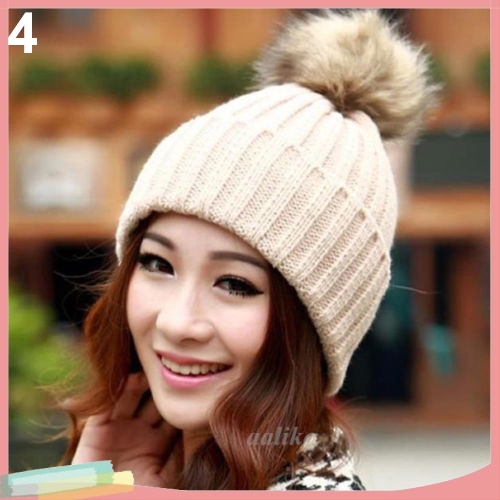 Mũ trùm đầu chất liệu len màu trơn trang trí bóng lông xinh xắn cho nữ