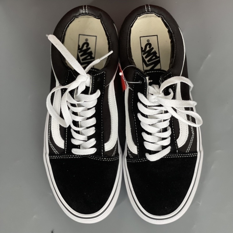 Giày Thể Thao Đơn Giản