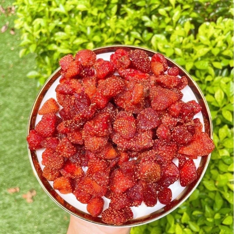 Dâu tây sấy dẻo Không Đường Đà Lạt loại ngon Đóng hũ