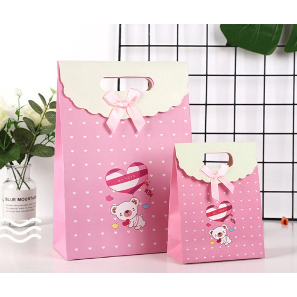 Túi đựng quà có nắp dán