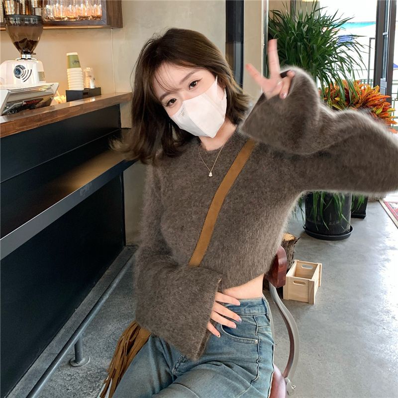 Áo Sweater Dệt Kim Tay Loe Ngắn Cổ Tròn Màu Xám Đen Thời Trang Thu Đông Cho Nữ