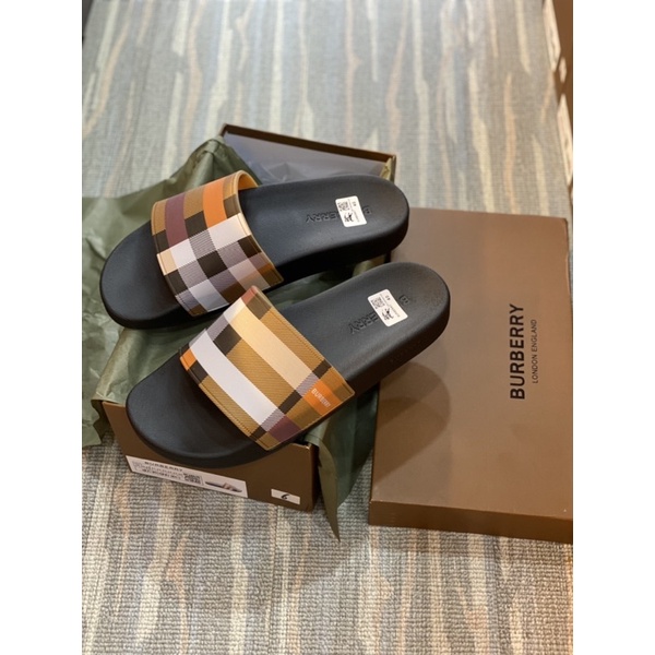 Dép Burberry