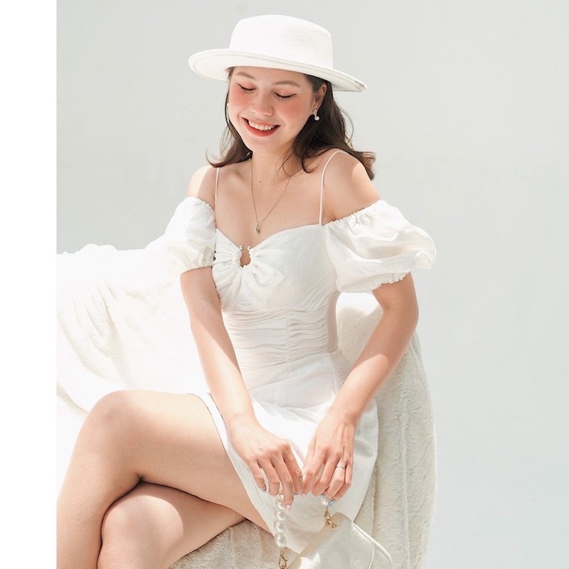 Váy rechic như hình size s mua sale 400k pass 150k