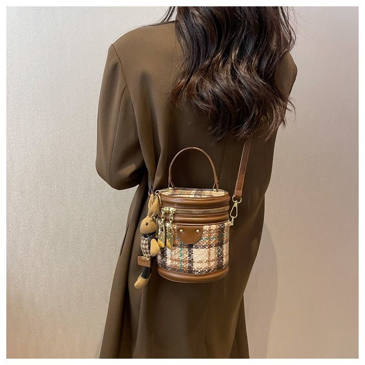 Túi Xách Đeo Vai Hình Trụ Phong Cách Thời Trang Mới Cho Nữ