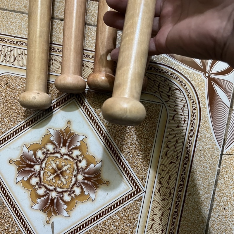 Gậy bóng chày gỗ đinh kích thước dài 65cm đường kính 5cm