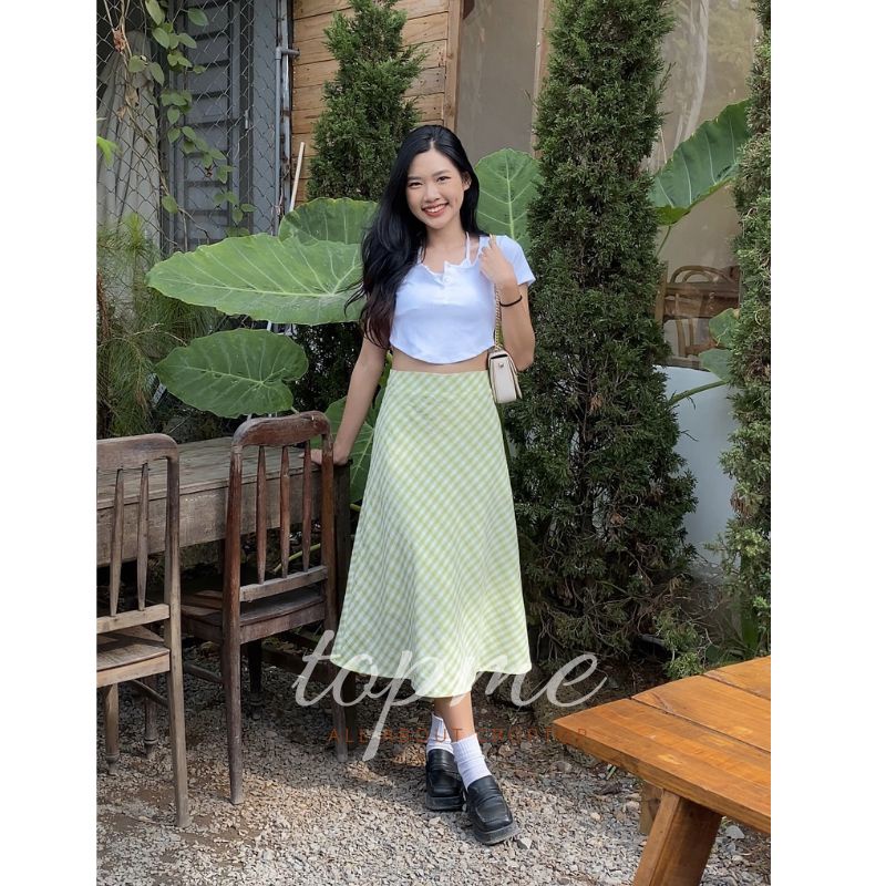 Chân Váy Caro Xanh Bơ Siêu Xinh Màu Trắng, Dáng Váy Xỏe Nhẹ | TOPME