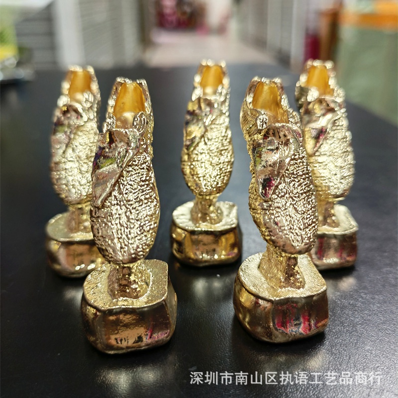 Quạt Mini Bằng Kim Loại Màu Vàng Hình Đôi Giày Thể Thao Bóng Đá Trang Trí