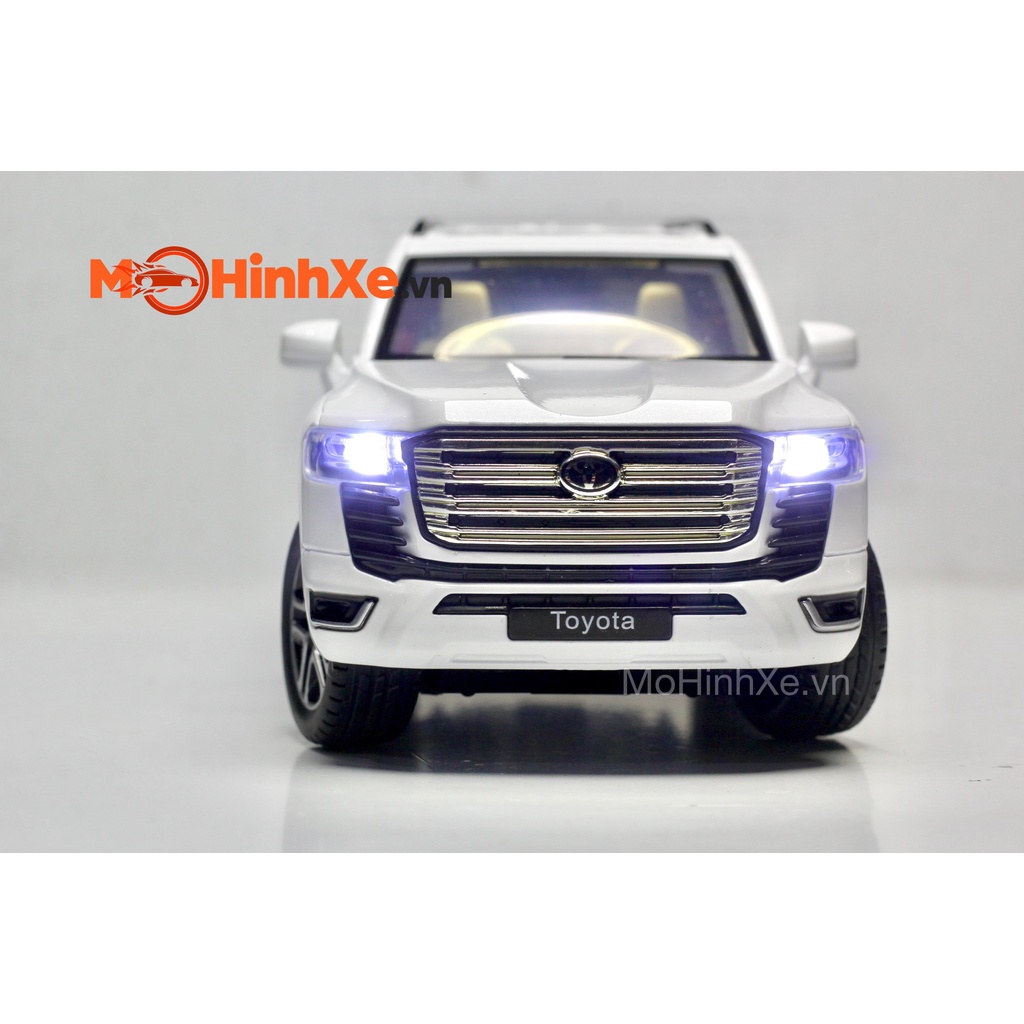 MÔ HÌNH XE LAND CRUISER LC300 FULL KÍNH 1:24 HÃNG KHÁC