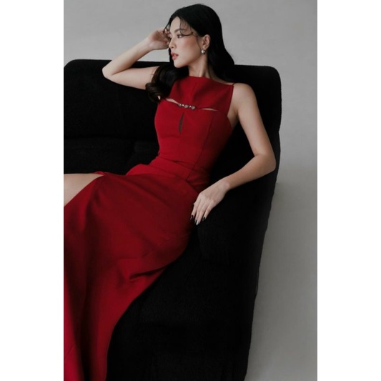 Váy đầm dây cắt out quyến rũ , sang trọng , thanh lịch , 2 màu đen và đỏ