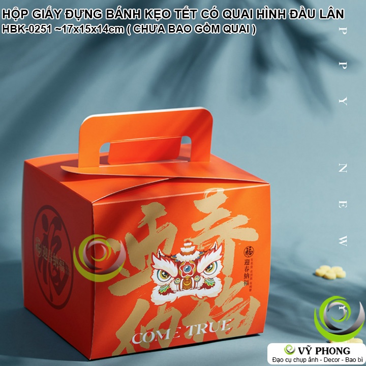 HỘP GIẤY CÓ QUAI CAO CẤP ĐỰNG QUÀ TẶNG TẾT HÌNH LÂN SƯ IN NHŨ VÀNG HỘP ĐỰNG BÁNH KẸO TÂN XUÂN HAPPY NEW YEAR HBK-0251