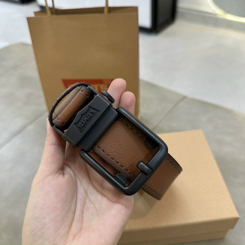 Nịt levis tăng đưa