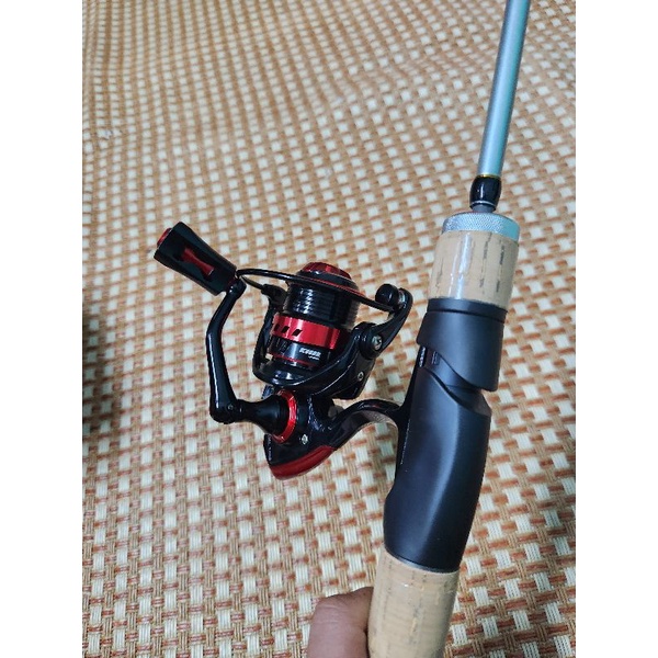 Máy câu lure cối nông size 1000, cối kim loại và tay quay kim loại