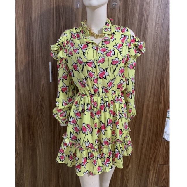 Váy hoa vàng size M. Đầm mới 100%