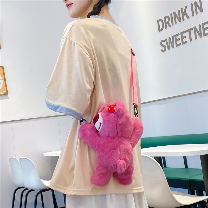[Trend 2023] Túi gấu bông đeo chéo hình gấu dâu Lotso thời trang, dễ thương, tiện dụng cho bạn gái