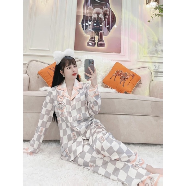 Set đồ ngủ lụa xước gấu caảo thiết kế QC