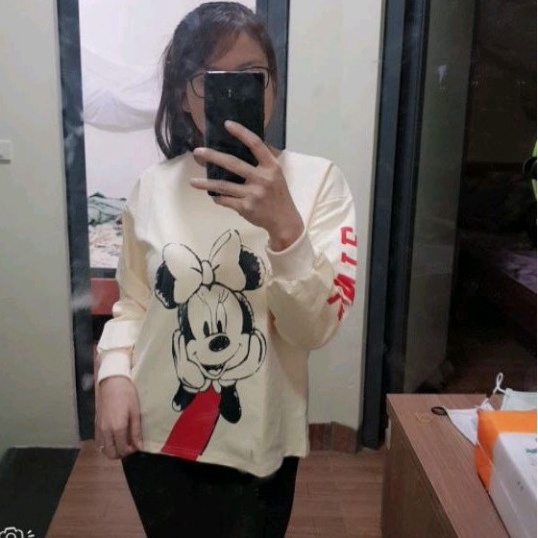 Áo Phông Nỉ Da Cá Dài Tay Mickey Tay chữ Màu Be Cực Đẹp Trẻ Trung