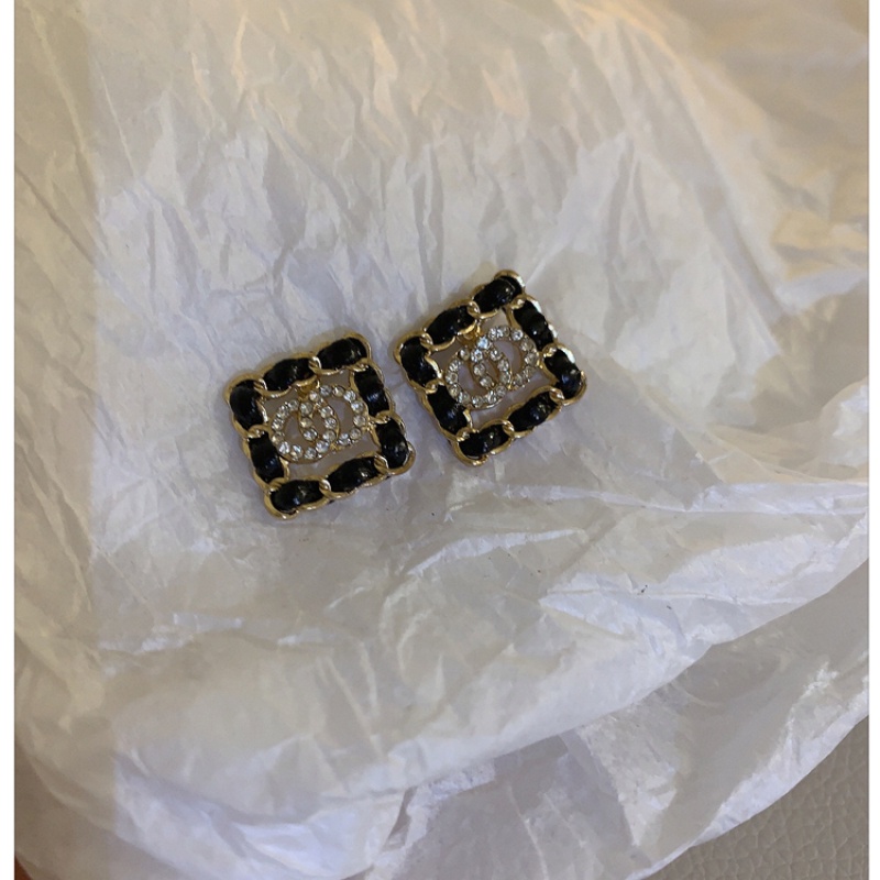 Bông Tai Da Hình Vuông Cỡ Nhỏ In Chữ Phong Cách Hàn Quốc Thời Trang 2023