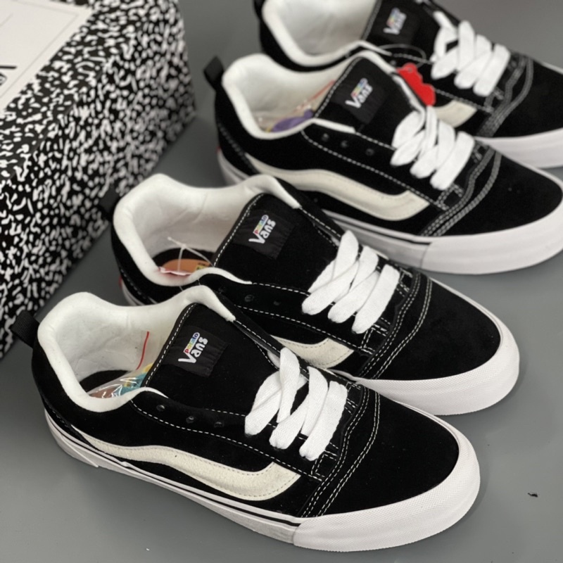 Giày Thể Thao Đen Trắng