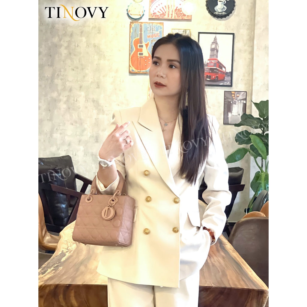 Bộ Vest Trắng Cúc Vàng TINOVY BO22119