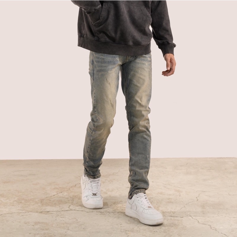 Quần jean nam cao cấp streetwear Q23, màu wash bụi bậm có khóa kéo ống, form slimfit,  chất jean co giãn thoải mái.
