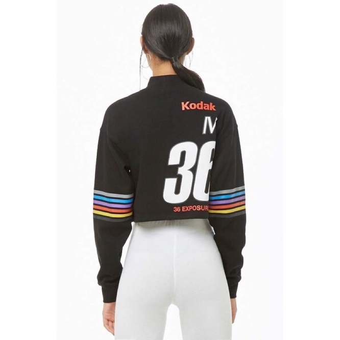 Pass áo croptop nỉ Kodak của Forever 21