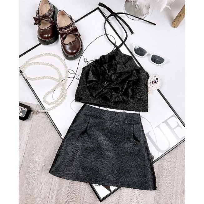 Sét váy và áo yếm tết bông hoa  hoa  điệu đà bé gái