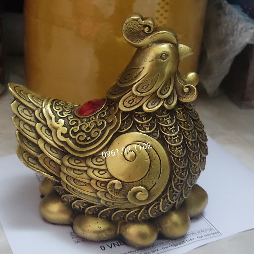 Tượng gà mái ấp trứng vàng bằng đồng phong thủy tài lộc