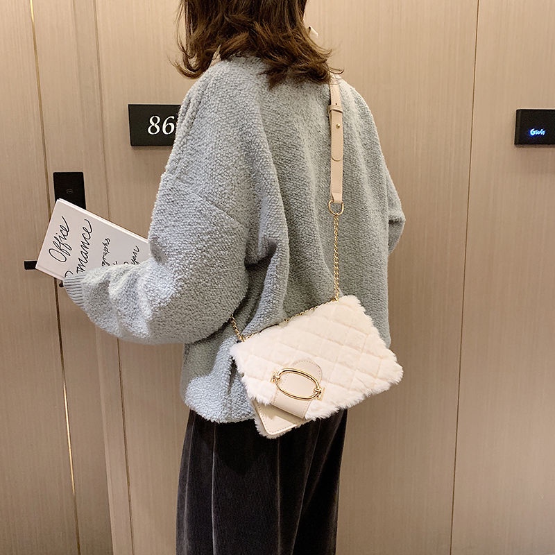 Túi Đeo Chéo Lông Xù Quai Xích Thời Trang Hàn Quốc Mới Cho Nữ