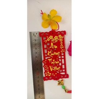 Khánh, liễn treo trang trí Tết 2023.