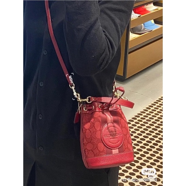 Túi xách tay C0ach bucket màu đỏ đô