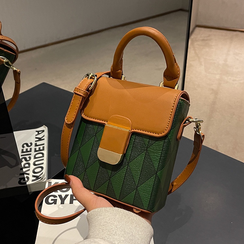 Túi Đựng Điện Thoại Đeo Chéo Họa Tiết Hình Thoi Màu Sắc Dễ Phối Đồ Cho Nữ