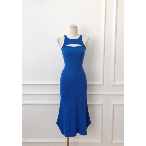 Đầm khoét dáng dài